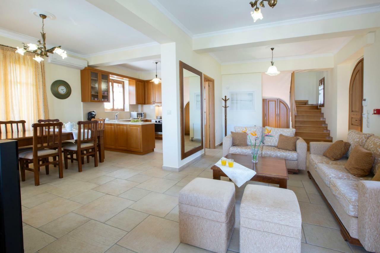 Villa Rubini Apolpaina ภายนอก รูปภาพ